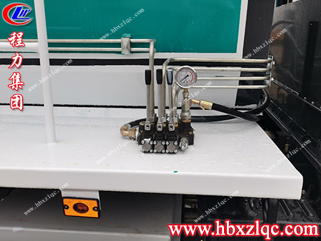 處理食物殘渣我最在行，新能源油電混合餐廚垃圾車實(shí)現(xiàn)健康生活每一天